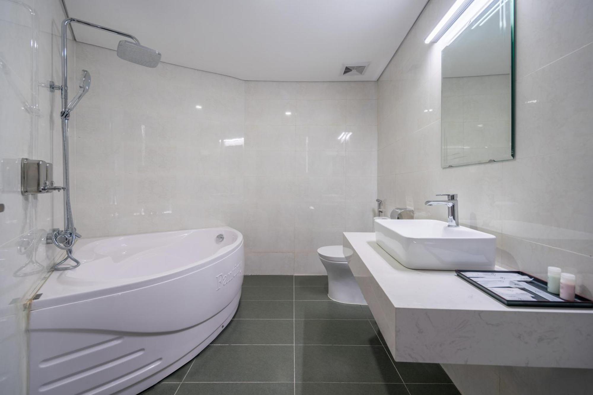 Jacayl Hotel Tcg Ханой Экстерьер фото