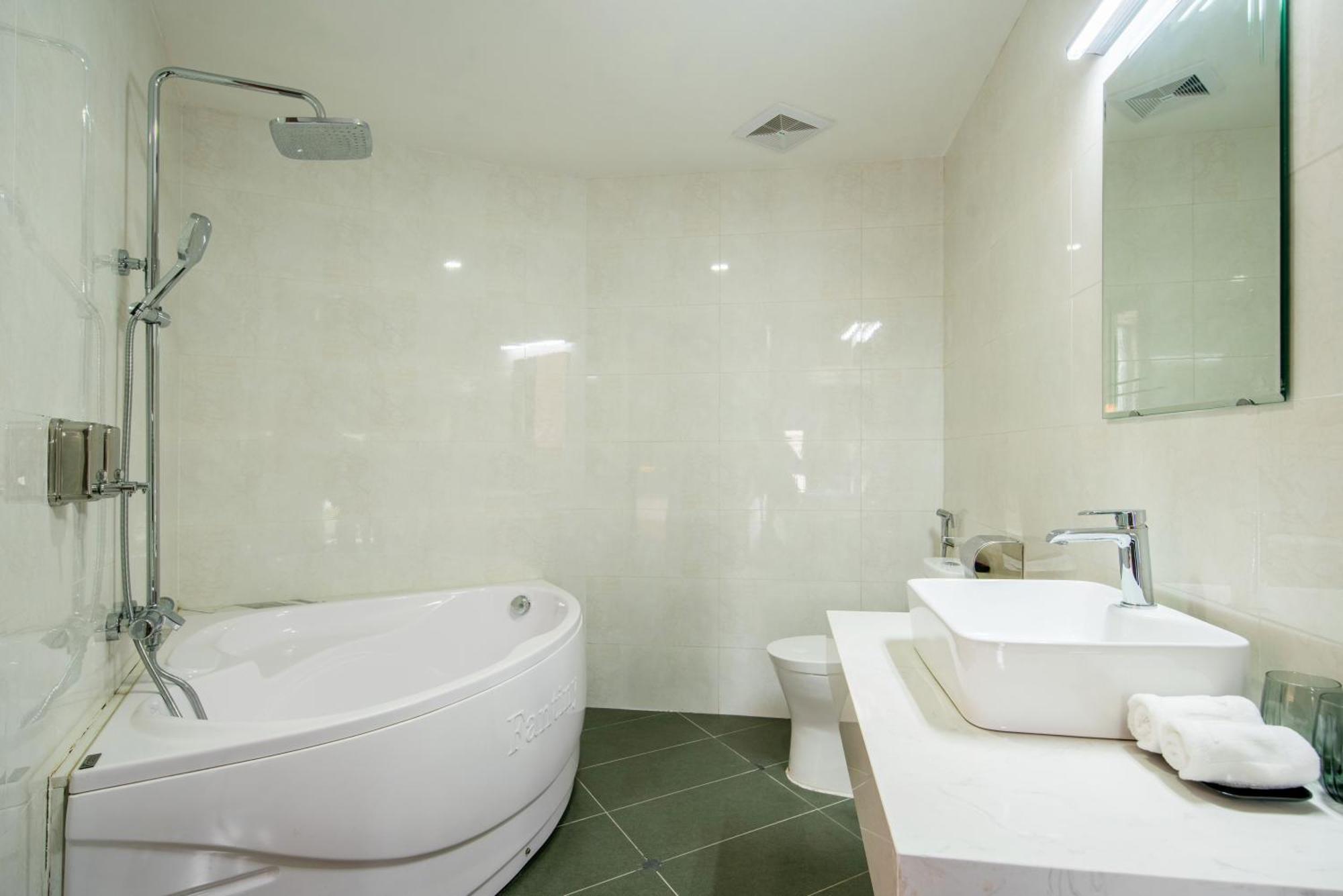 Jacayl Hotel Tcg Ханой Экстерьер фото